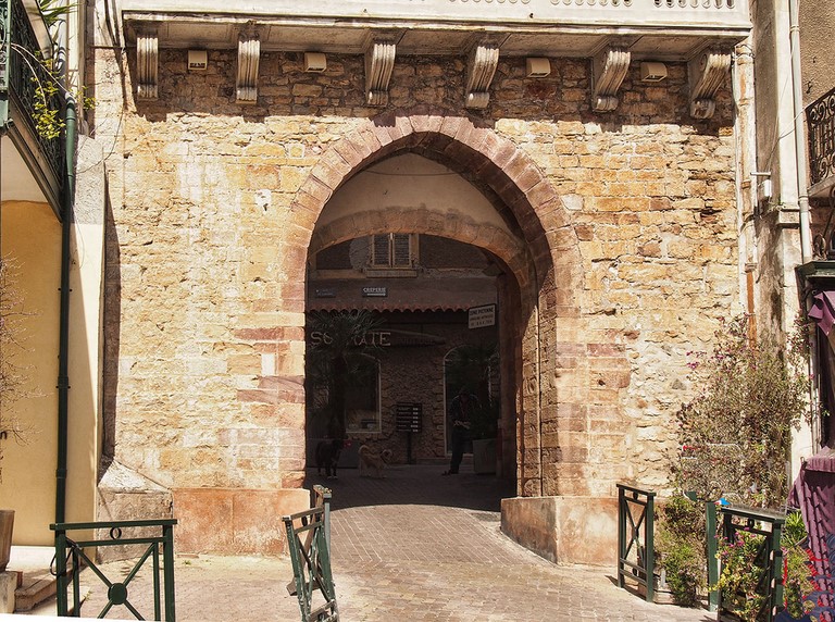 Porte Fenouillet Hyères