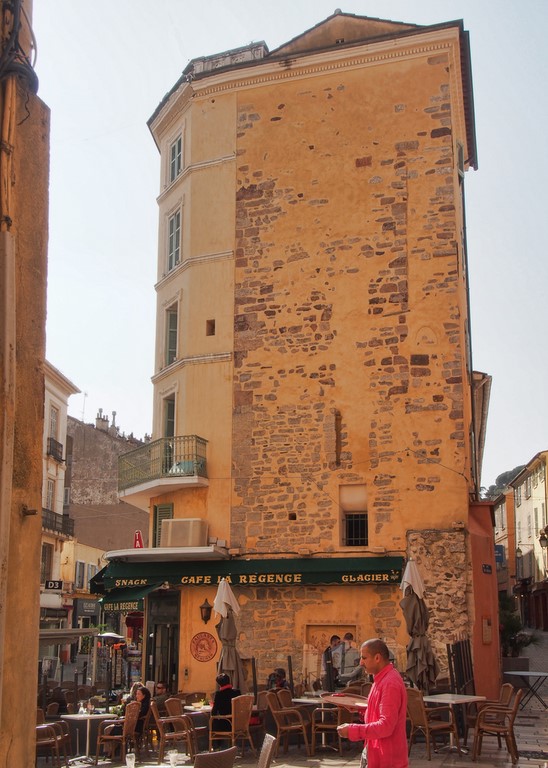 Place du Portalet Hyères