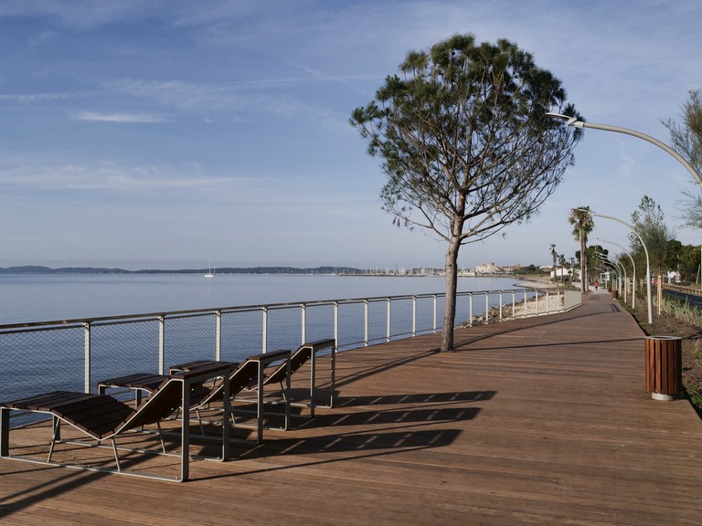 promenade bord de mer Hyères