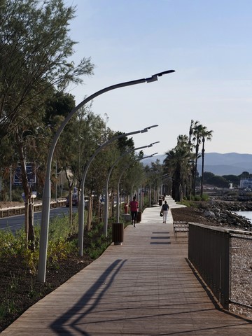 promenade bord de mer Hyères